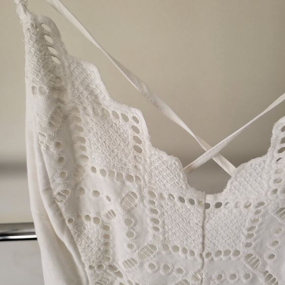 White Cotton with Lace Backless Romper - Picture 3 of 5